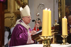 arcybiskup jędraszewski w bazylice świętego floriana